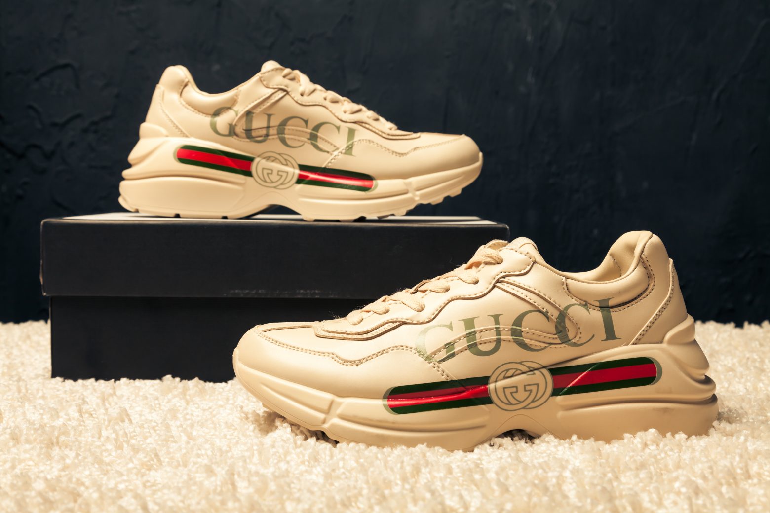 Sepatu gucci