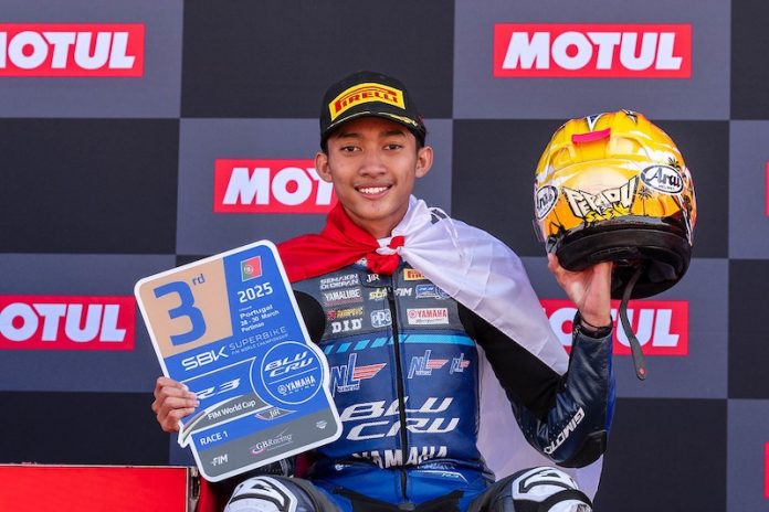 Arai Agaska Pembalap Yamaha