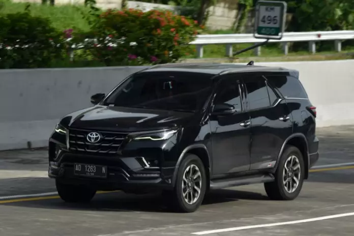 Berapa Harga Mobil Fortuner