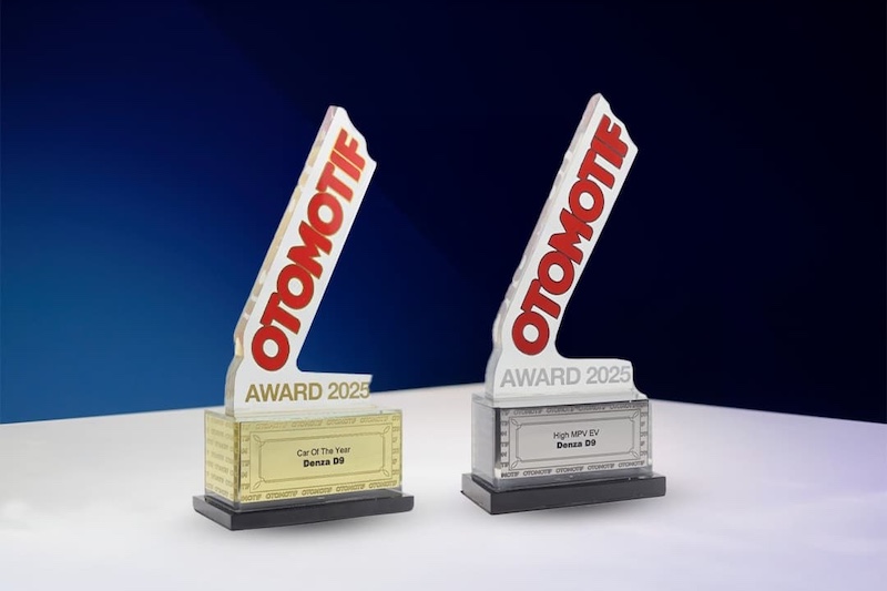 DENZA D9 Car of The Year 2025 Otomotif Award