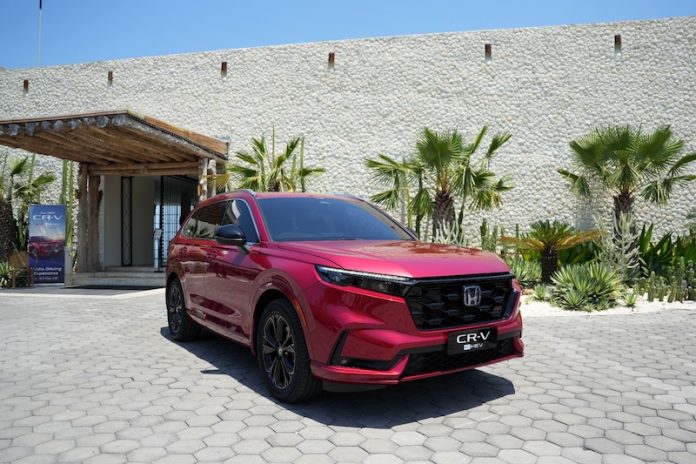 Honda Hybrid Terima Penghargaan di Otomotif Award 2025