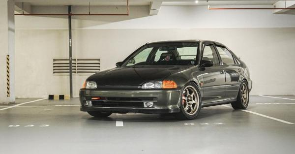 mobil sedan lama civic genio