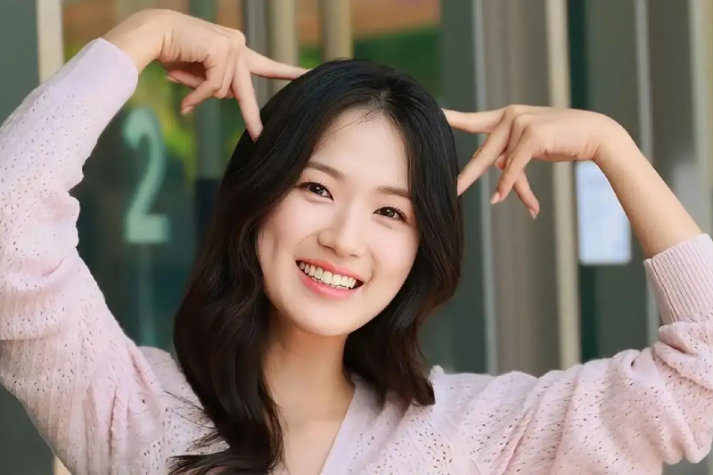 Pemeran di Lovely Runner Kim Hye Yoon