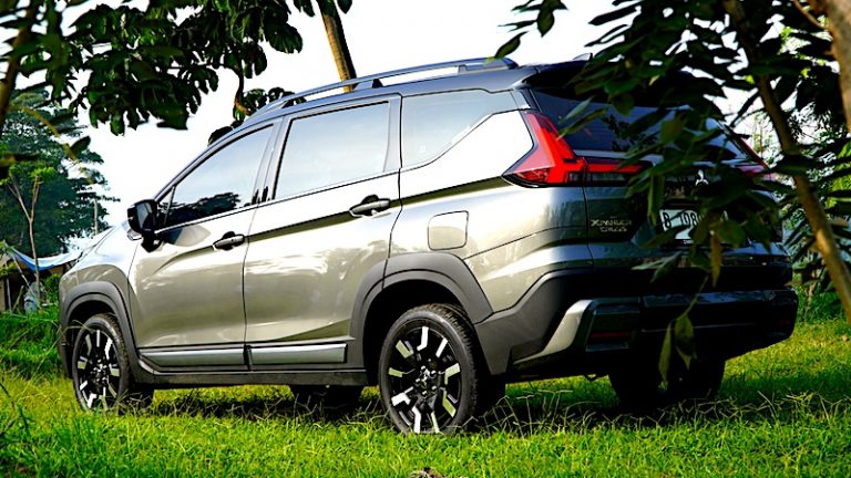 Harga dan Spesifikasi Xpander Cross Terbaru 2025