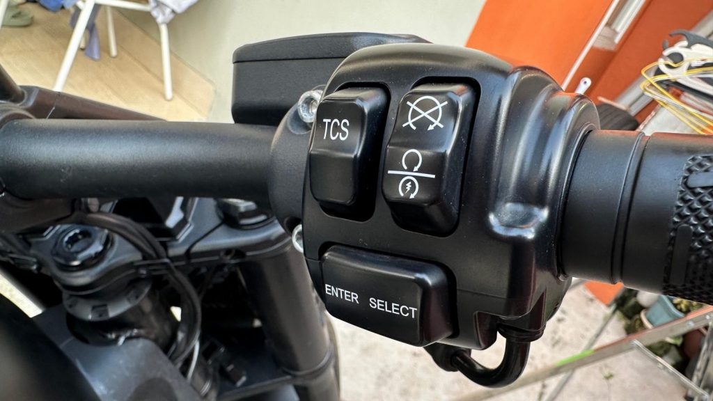 Fitur QjMotor