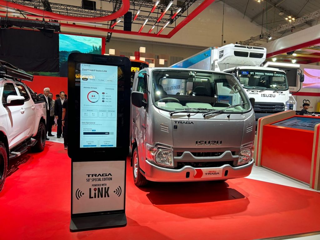 Isuzu TRAGA 50th Special Edition