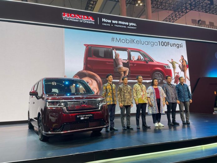 honda-step-wgn-ehev-giias-2025-exterior