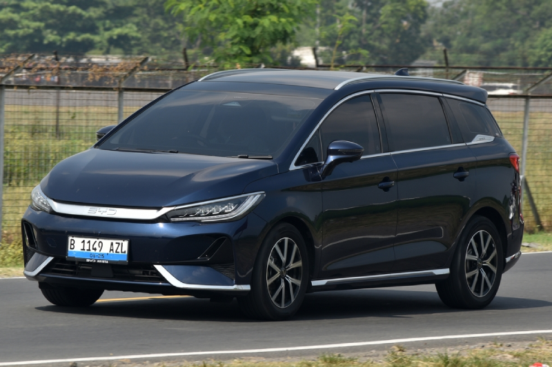 byd m6