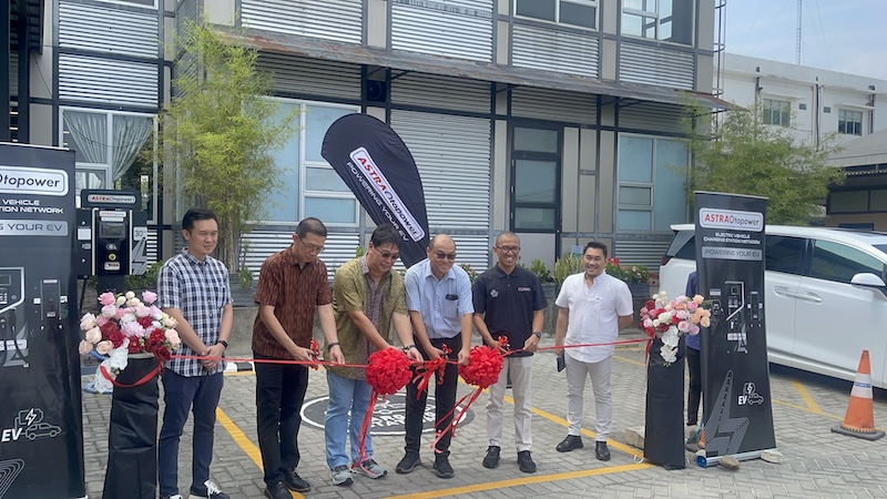 Astra Otopower Hadirkan SPKLU di Pekanbaru