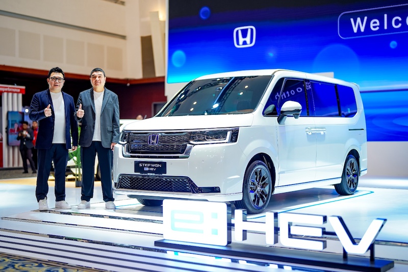 Honda STEP WGN Hybrid Punya 100 Fitur