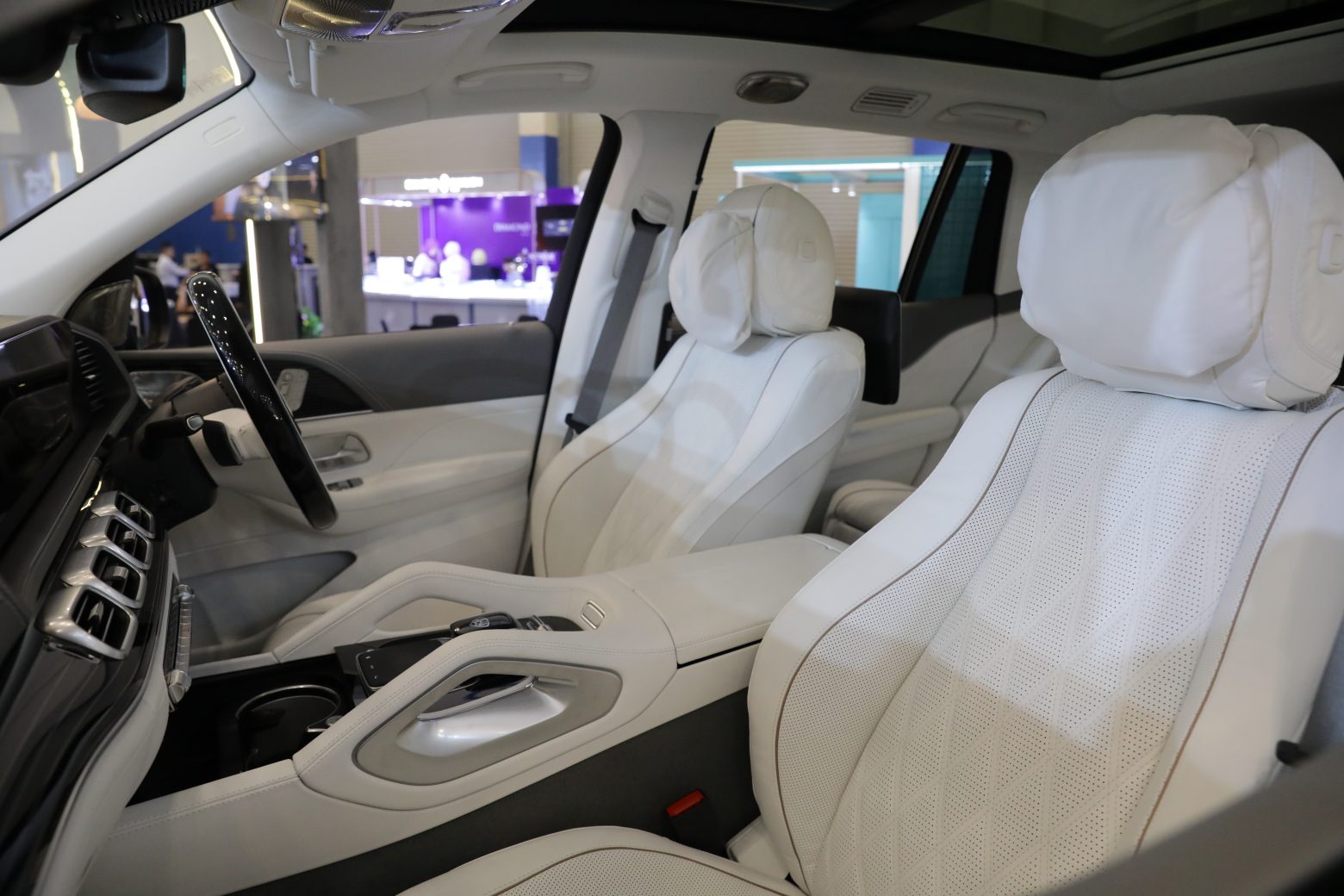 interior-mercedes-maybach-gls-600-private-jet