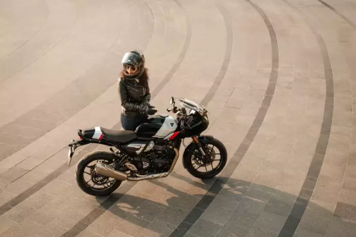 Triumph Thruxton 400
