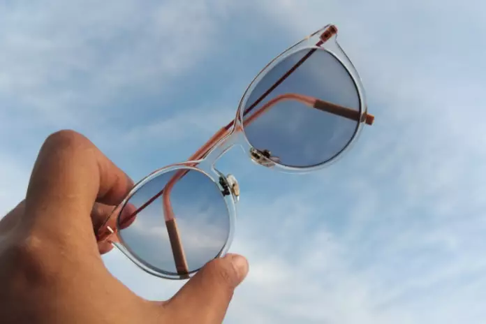 kacamata photochromic