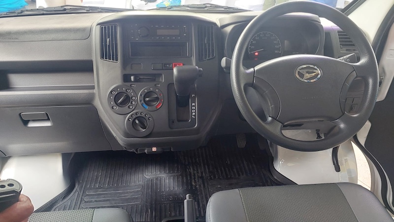 Daihatsu Gran Max Blind Van Transmisi Otomatis