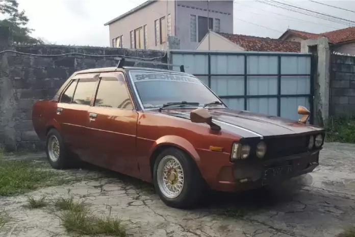 Mobil Corolla