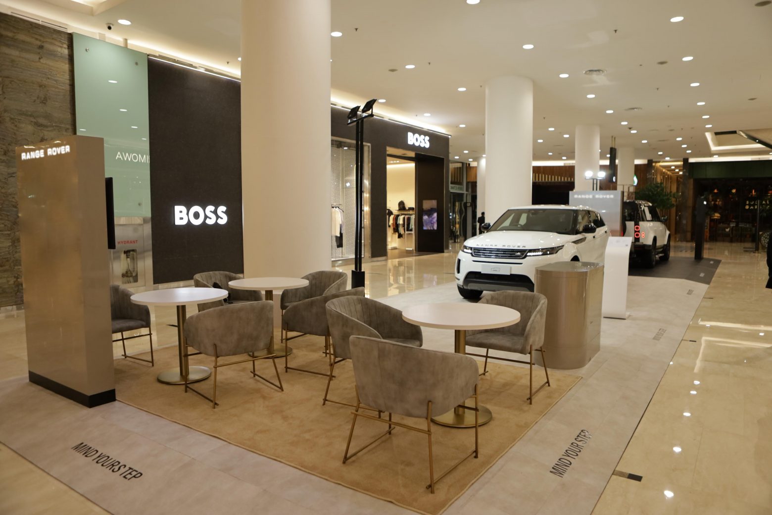 pameran-range-rover-defender-senayan-city