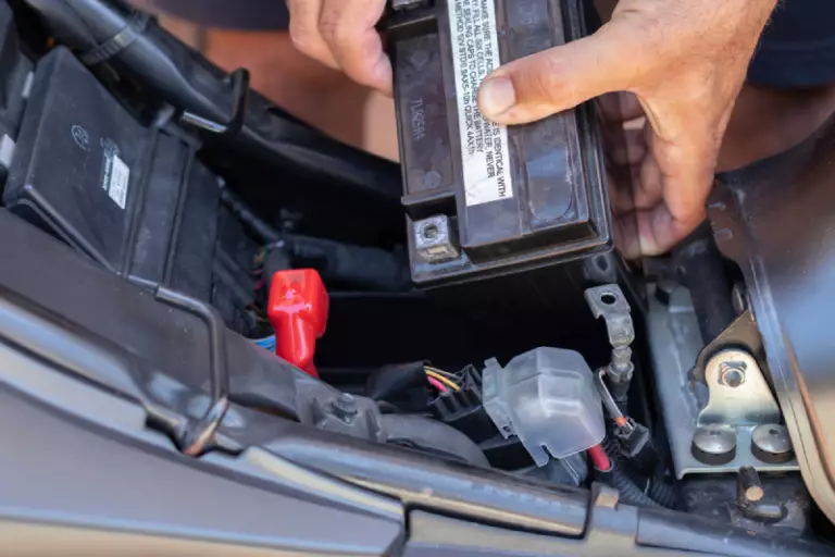 5 Penyebab Aki Motor Tekor Padahal Baru Diganti