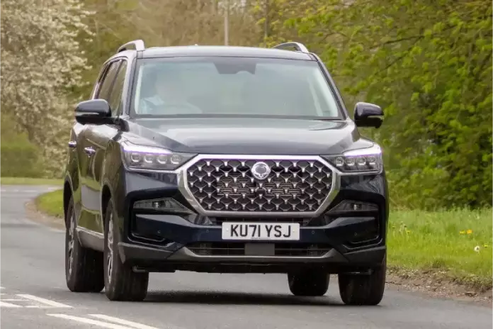 Review SsangYong Rexton: SUV Tangguh dengan Fitur Premium SsangYong Rexton: