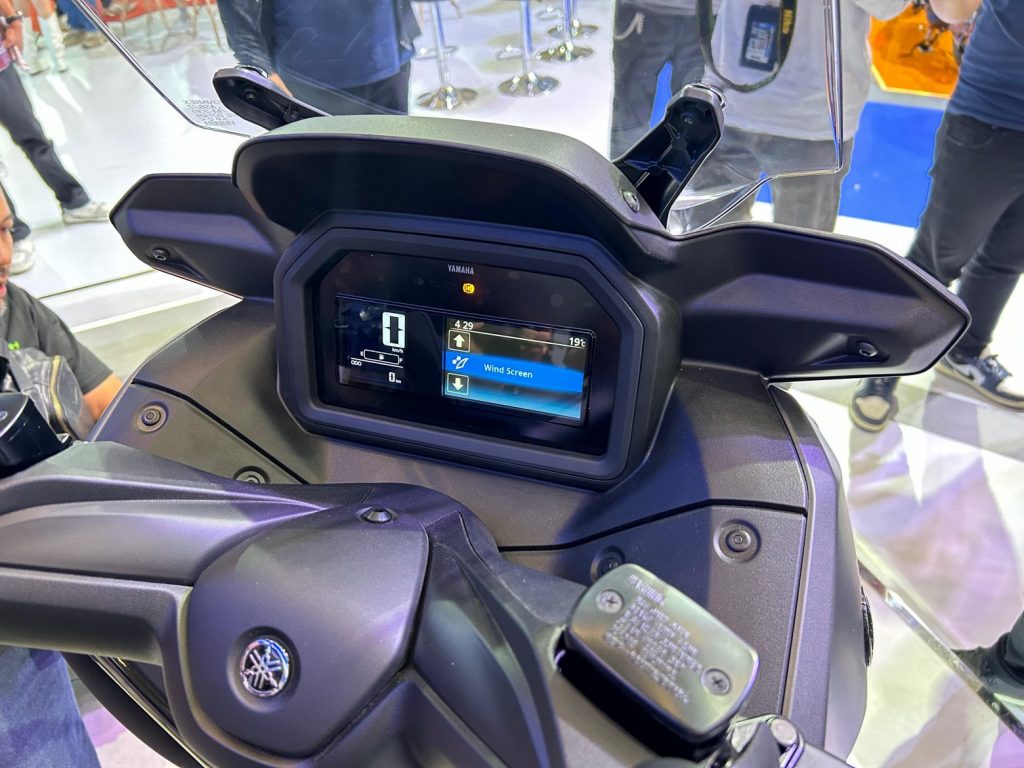 XMAX Connected TechMAX