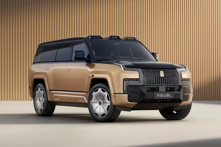 SUV Mewah Yangwang U8L Dingshi Edition Meluncur Pekan Depan, Cek Bocoran Spesifikasinya