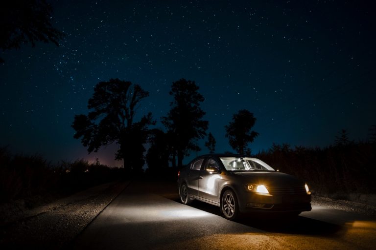 Sering Parkir Mobil di Malam Hari? Biar Aman Ikuti Tips Ini Sering Parkir Mobil di Malam Hari? Biar Aman Ikuti Tips Ini
