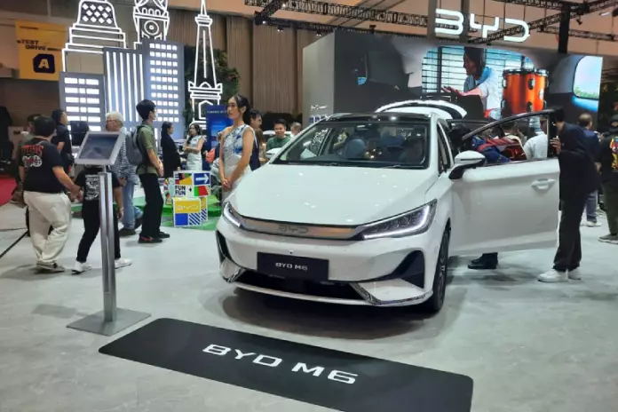 BYD M6: Spesifikasi, Fitur, dan Harga Terbaru byd m6