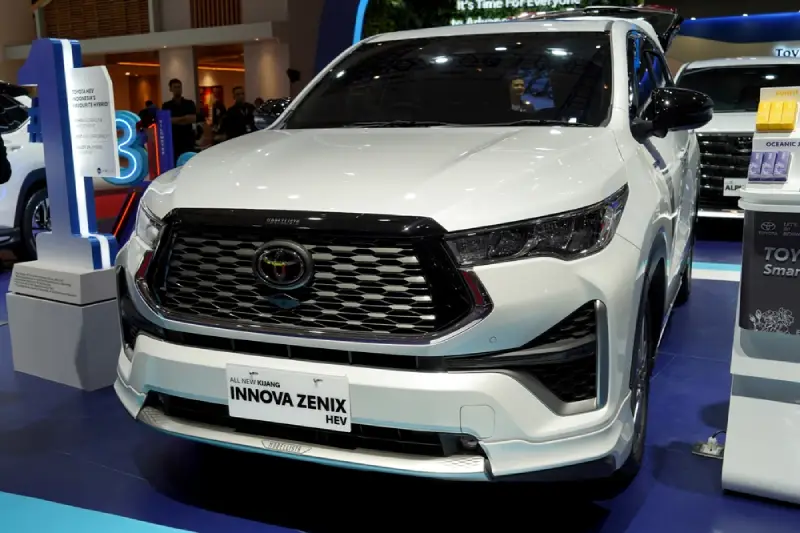 Innova Zenix Hybrid