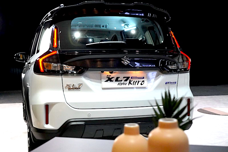 Suzuki XL7 Hybrid Alpha Kuro Resmi Meluncur