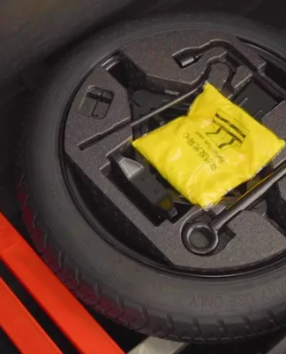 Dengar Suara Konsumen, AION UT Rakitan Lokal Kini Punya Ban Serep AION UT CKD Dilengkapi Ban Serep