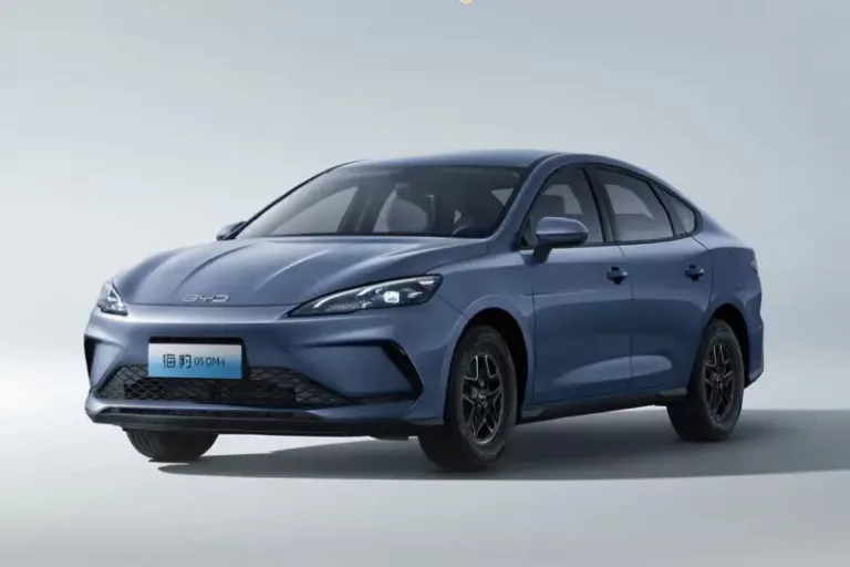 BYD Seal PHEV Meluncur, Jarak Tempuh Capai 2.000 Km dalam Sekali Isi Bensin 