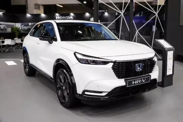 Honda HR-V vs Suzuki Grand Vitara 2025: Mana yang Lebih Worth It?