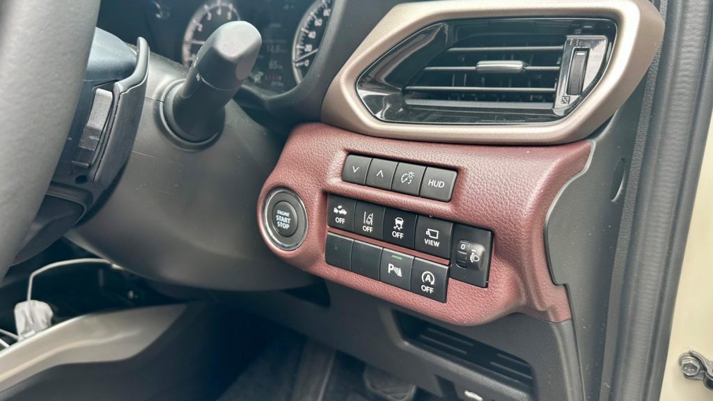 Fitur Suzuki Fronx SGX A/T