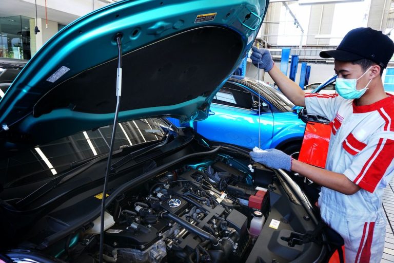 Apakah Biaya Service Mobil Hybrid Mahal? Berikut Estimasinya