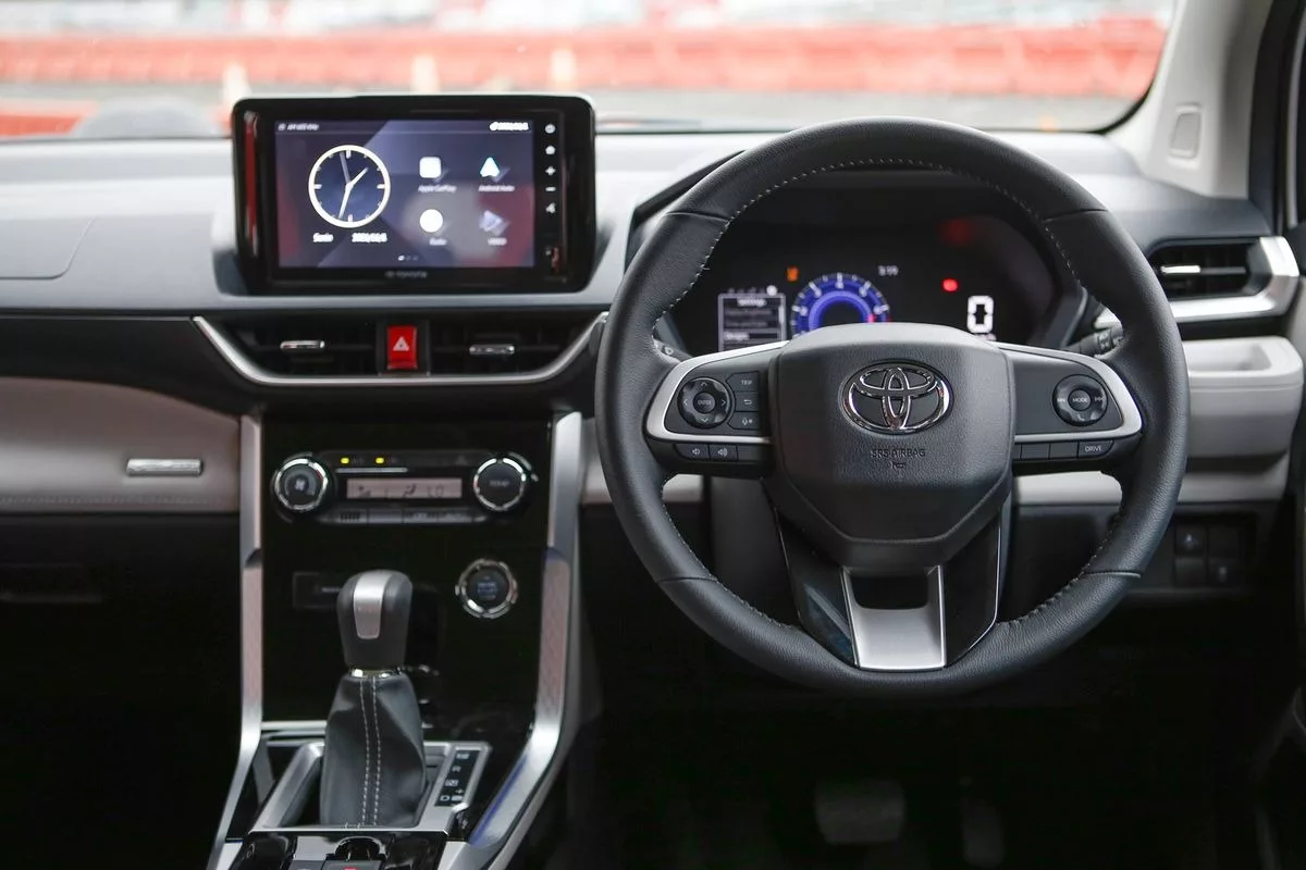 interior toyota veloz