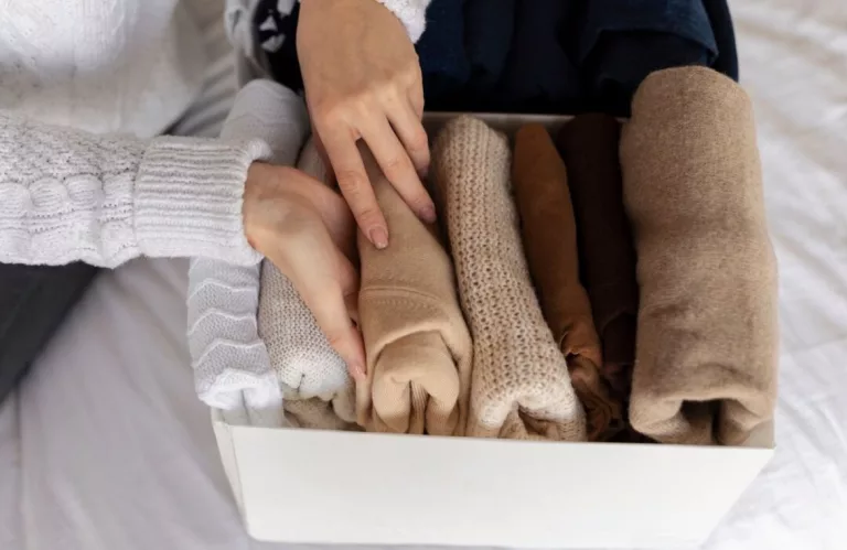 Mengenal Konsep Capsule Wardrobe: Gaya Minimalis untuk Anak Muda Modern