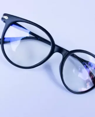 Manfaat Kacamata Anti Radiasi dan Cara Memilih yang Tepat  kacamata anti radiasi