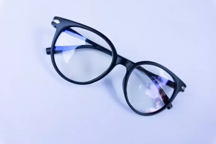 Manfaat Kacamata Anti Radiasi dan Cara Memilih yang Tepat  kacamata anti radiasi