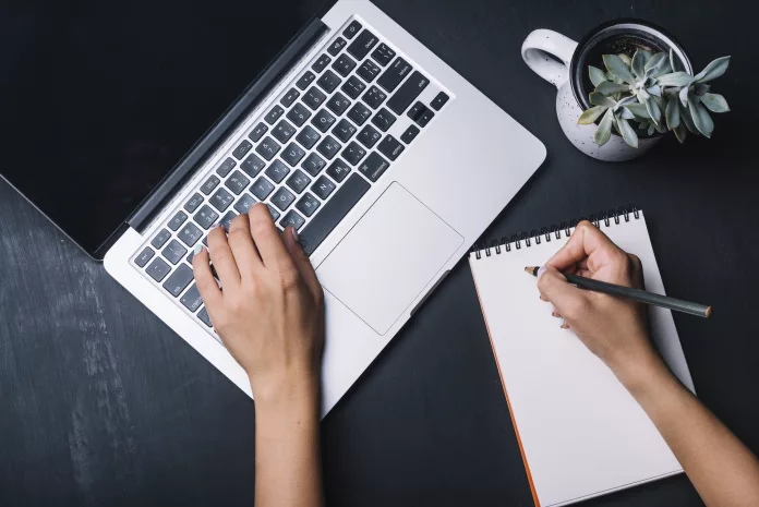 Dua Profesi Tulisan yang Sering Disangka Sama, Yuk Kenali Perbedaan Copywriter dan Content Writer copywriter