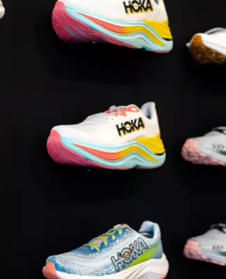 sepatu hoka