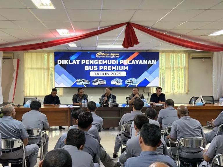 Astra Tol Cipali dan PO Sinar Jaya Perkuat Edukasi Keselamatan Berkendara untuk Tekan Risiko di Jalan Tol