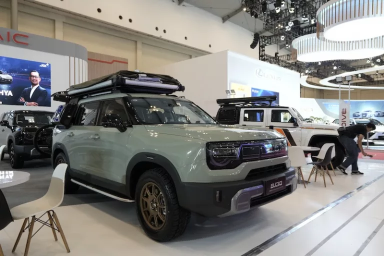 BAIC Luncurkan BJ30 Hybrid FWD di GJAW 2025, Tambah Pilihan SUV Hybrid Terjangkau