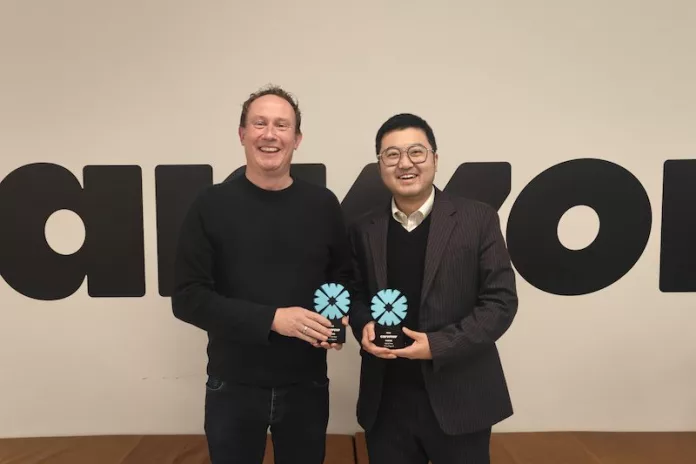 Chery TIGGO 8 Raih Car of the Year dan Hybrid Hero Carwow