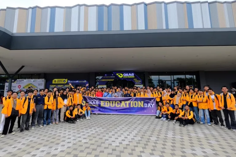 GIIAS Makassar 2025 Ajak 150 Mahasiswa Jelajahi Masa Depan Elektrifikasi