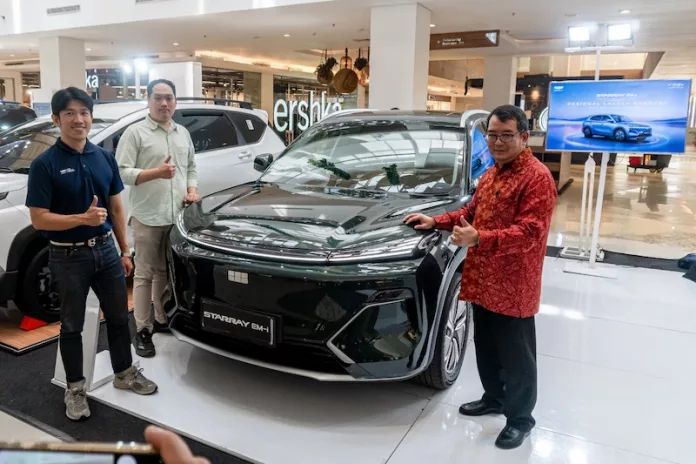 Geely EX2 & Starray EM-i Resmi Hadir di Bandung, Lengkapi Pilihan Kendaraan Elektrifikasi untuk Konsumen Jawa Barat Geely Hadir di Bandung