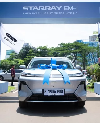 Geely Starray EM-i Diserahkan ke Konsumen