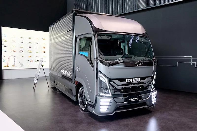 Napak Tilas Isuzu Plaza