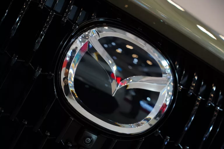 Mazda Tonjolkan Pengalaman Berkendara Autentik di GJAW 2025