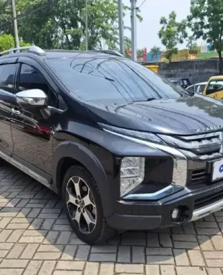 Mitsubishi Xpander Cross dan Xpander biasa