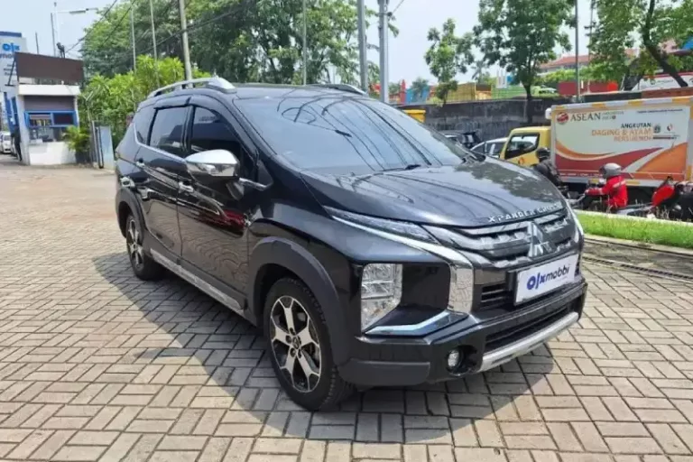Perbedaan Mitsubishi Xpander Cross vs Xpander Biasa: Mana yang Lebih Worth It?