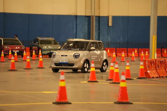 New Indoor EV Test Drive di GJAW 2025